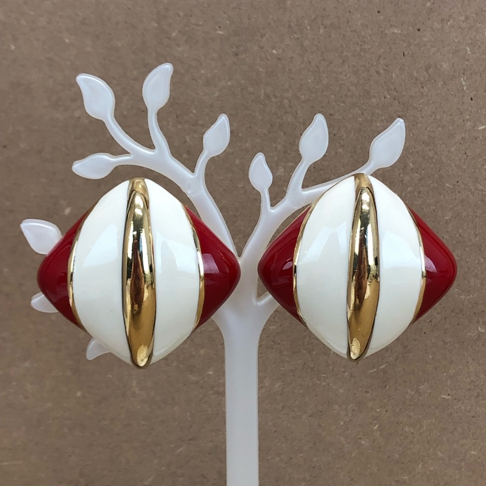 Vintage CINER White Red Gold Tone Clip On Earrings.